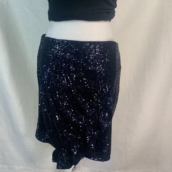 Express Navy Sequined Mini Skirt with Ruffle Detail- NWT - Picture 8 of 15